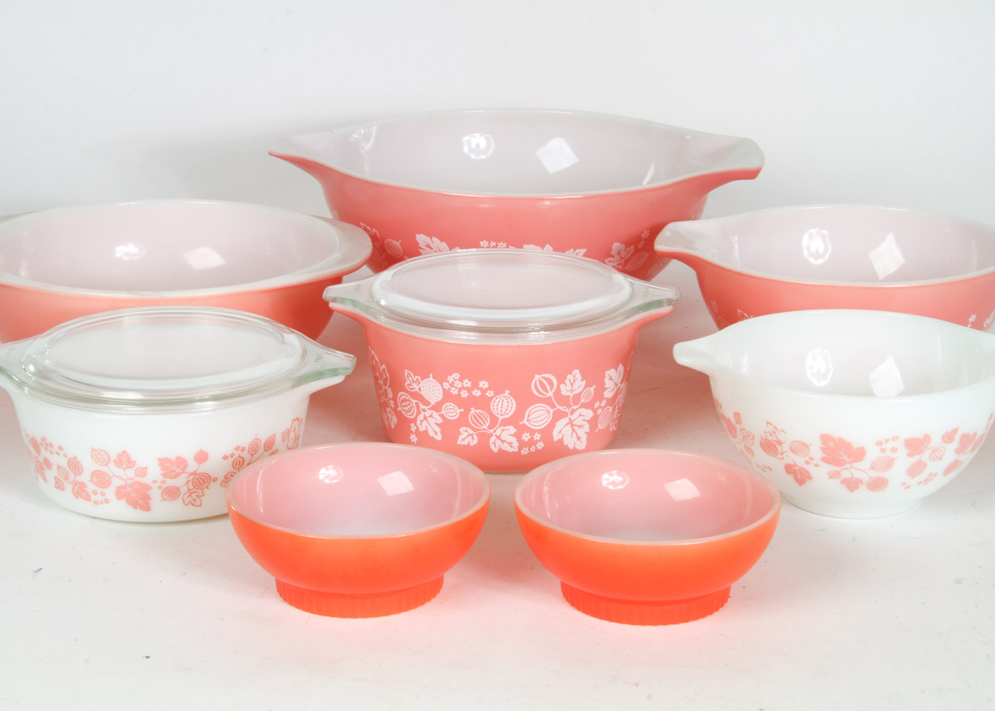 Collection of Vintage Pyrex Bowls EBTH