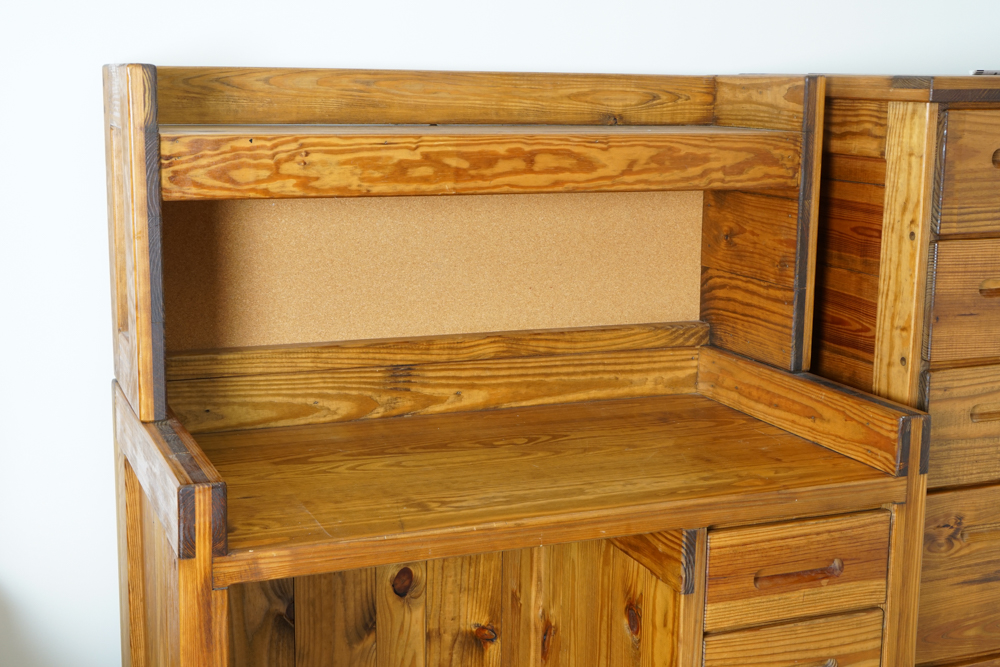 This End Up Desk and Chair EBTH