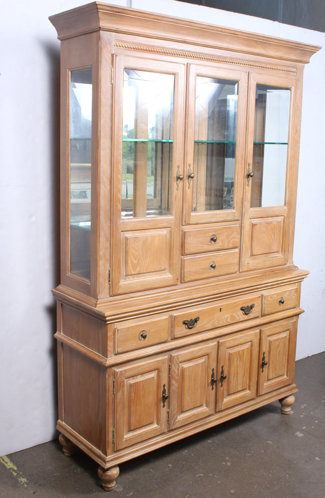 Duck's Unlimited by Kincaid China Cabinet | EBTH