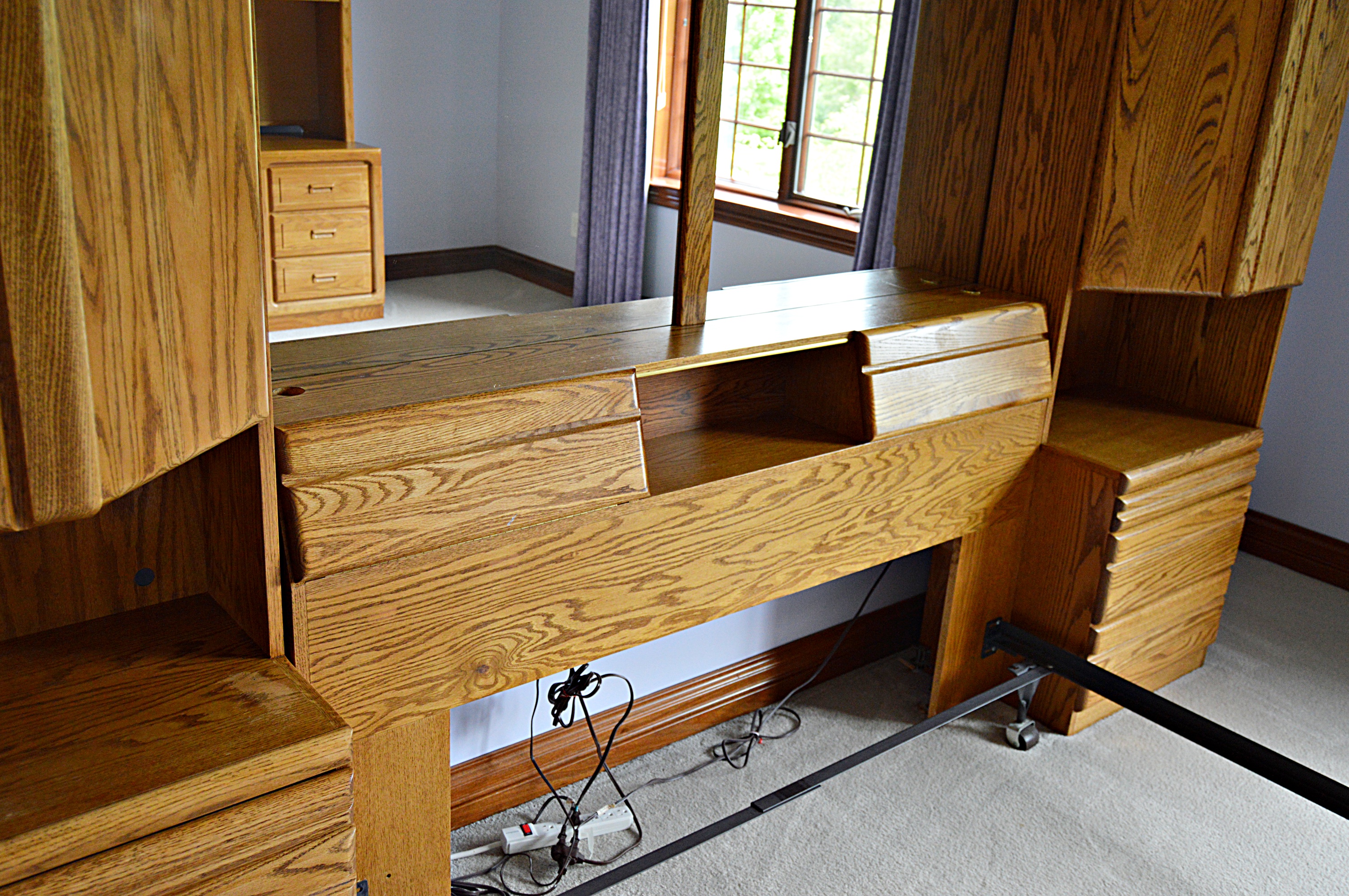 Arbek Oak Queen Bed Ensemble with Pier Light Bridge EBTH