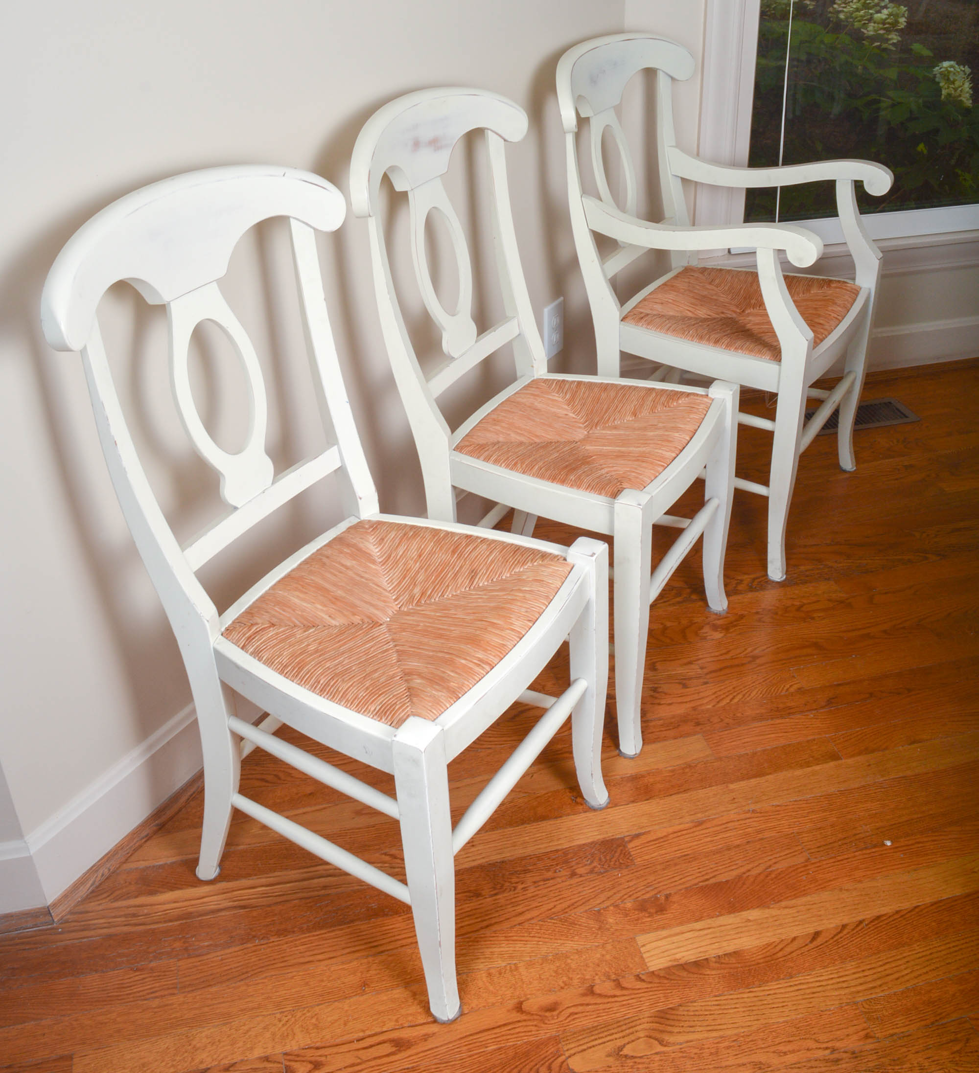 Pottery Barn Round Farmhouse Style Dining Table With Six Chairs EBTH