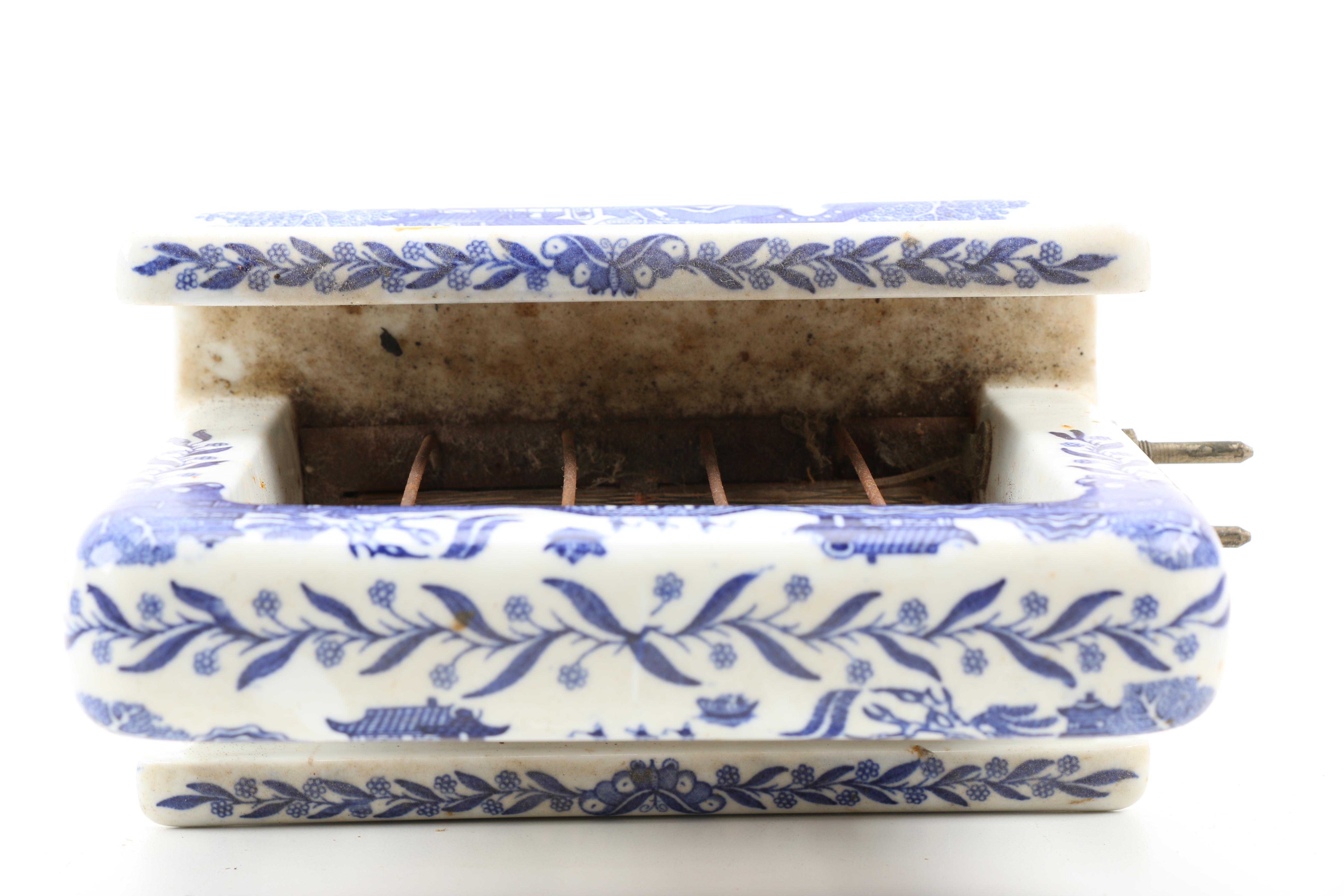 Vintage "Blue Willow" Toastrite Electric Toaster EBTH