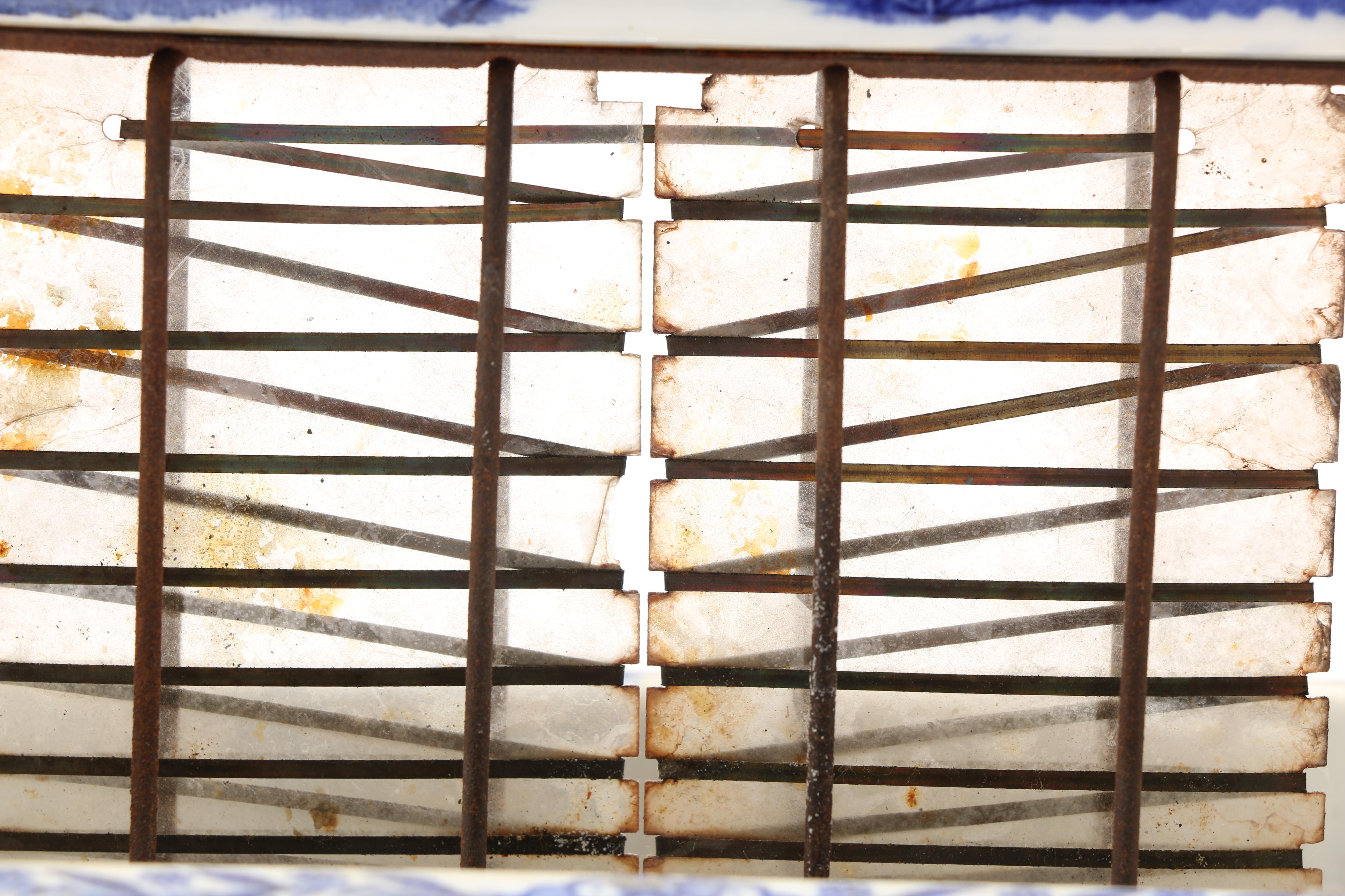 Vintage "Blue Willow" Toastrite Electric Toaster EBTH