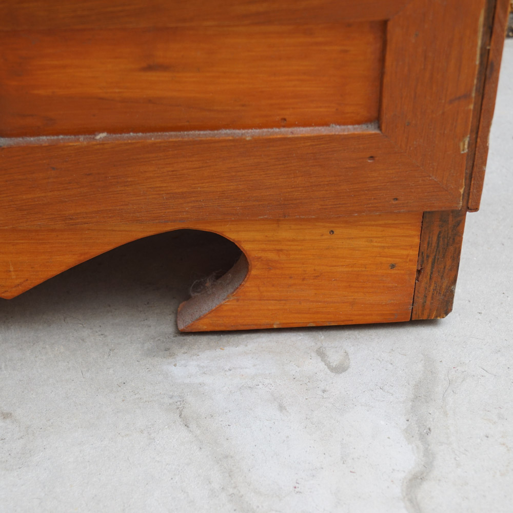 Vintage Knotty Pine EBTH