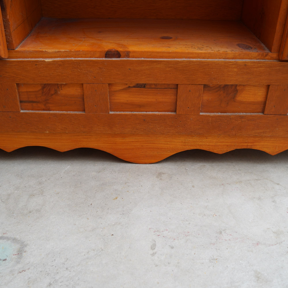 Vintage Knotty Pine EBTH