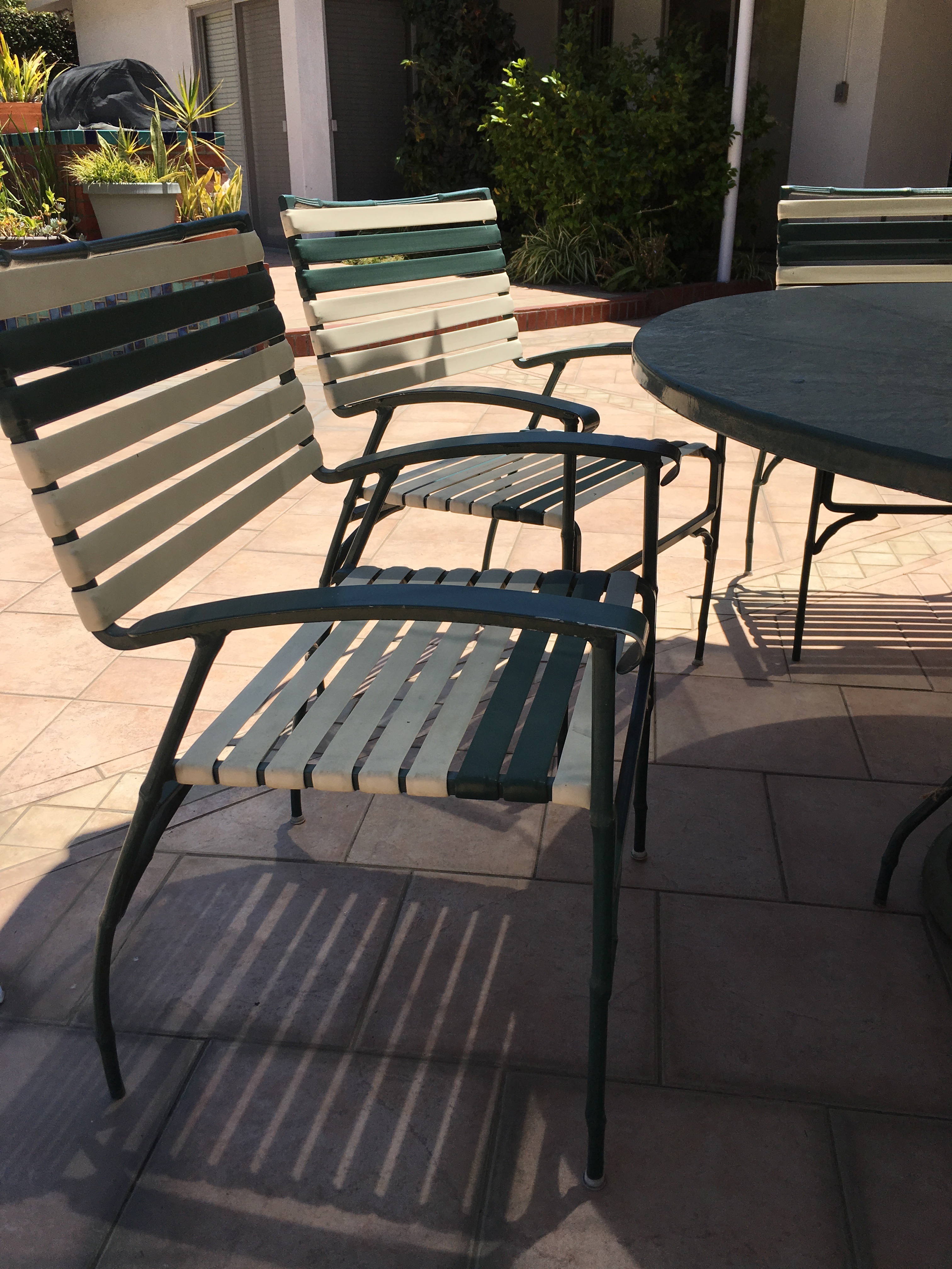 Vintage Finkel Patio Table and Chair Set with Umbrella EBTH