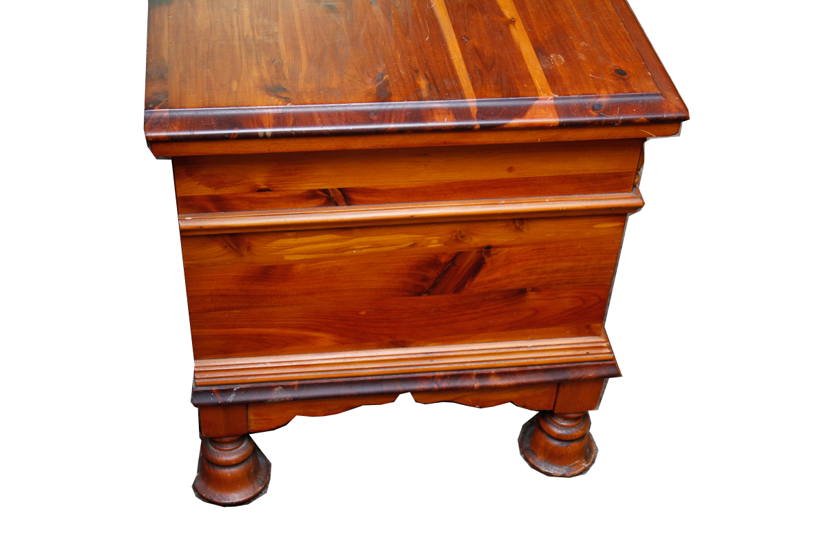 Vintage Cedar Chest by Cavalier EBTH