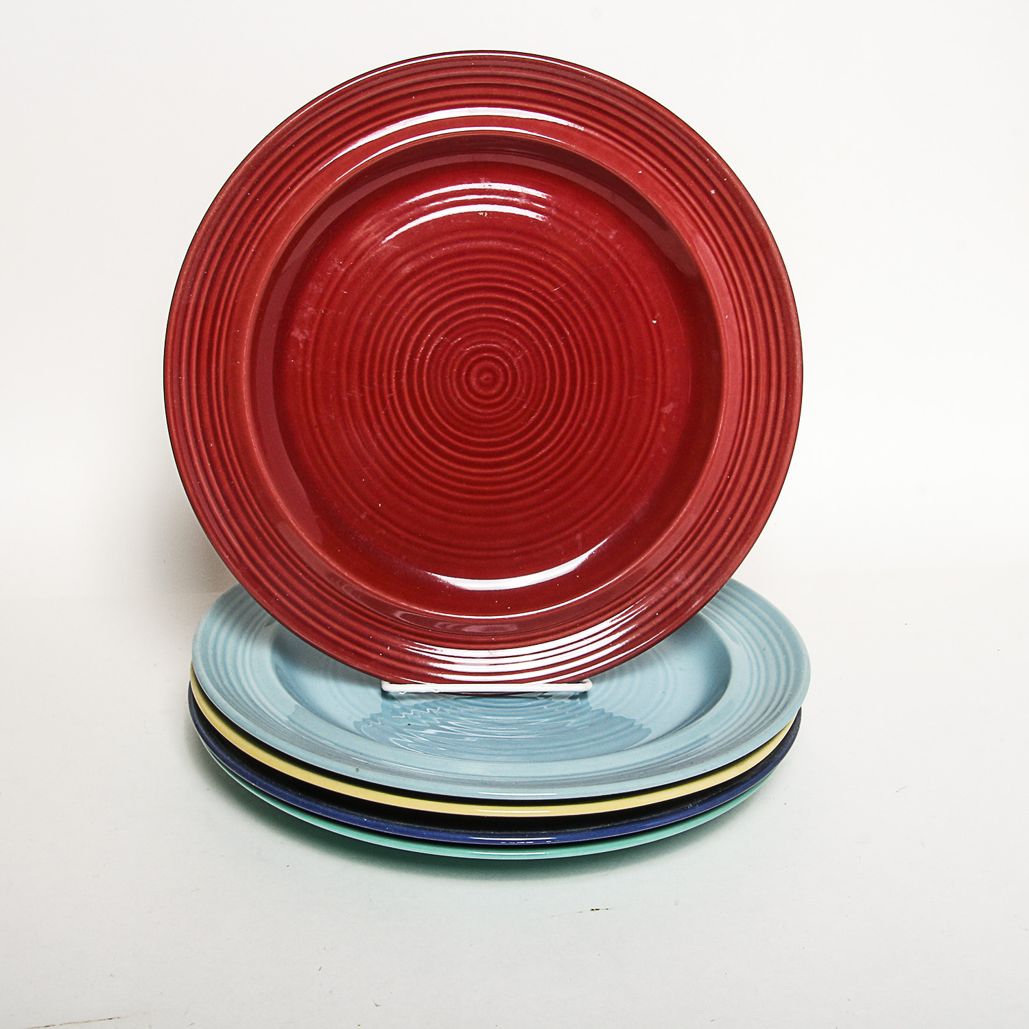 Generous Assortment of Stoneware Dinner Plates in Assorted Colors EBTH