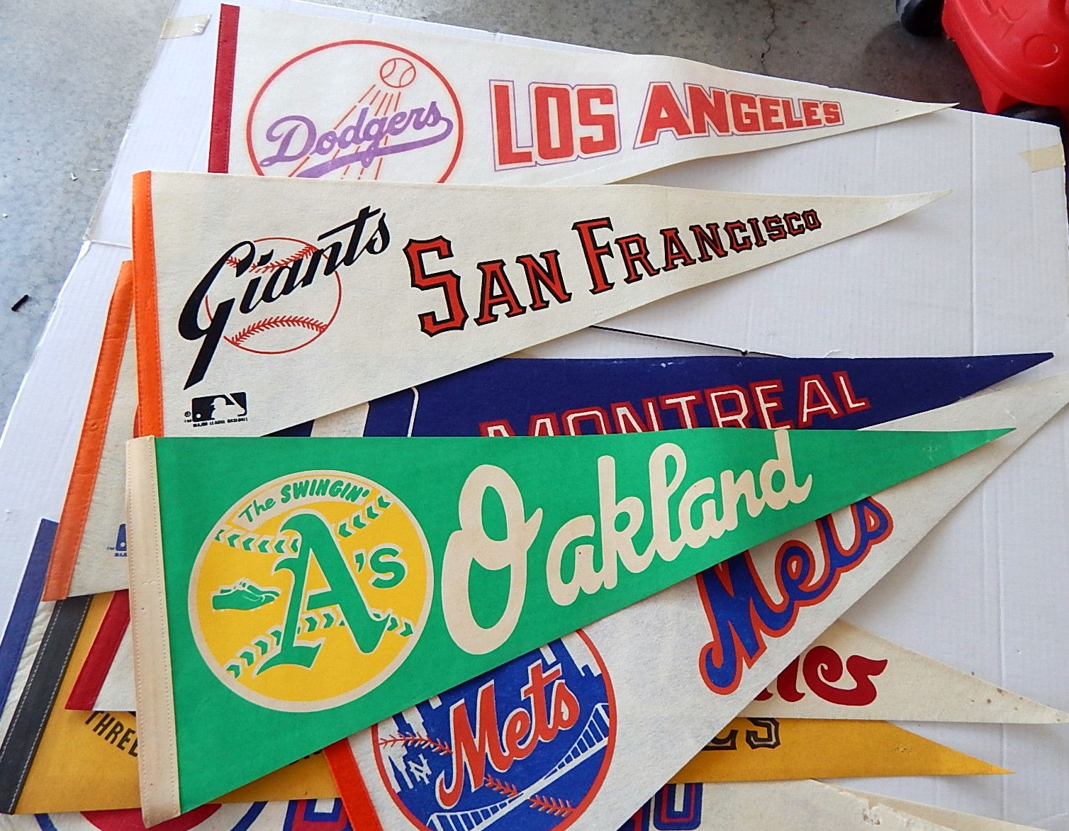 Twelve Vintage Sports Pennants EBTH