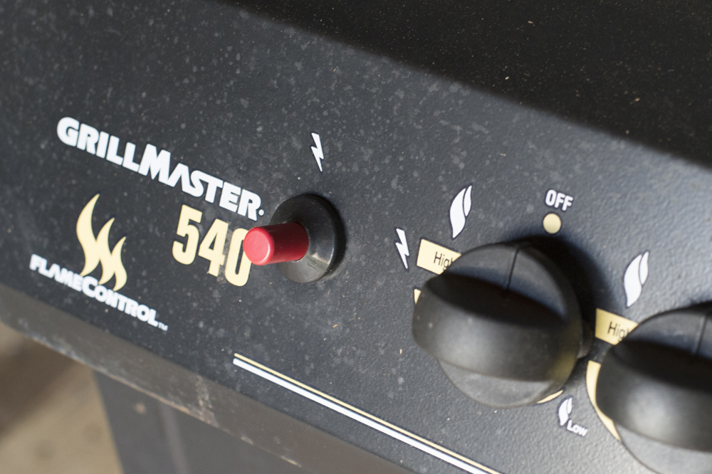 Sunbeam GrillMaster 540 Gas Grill EBTH