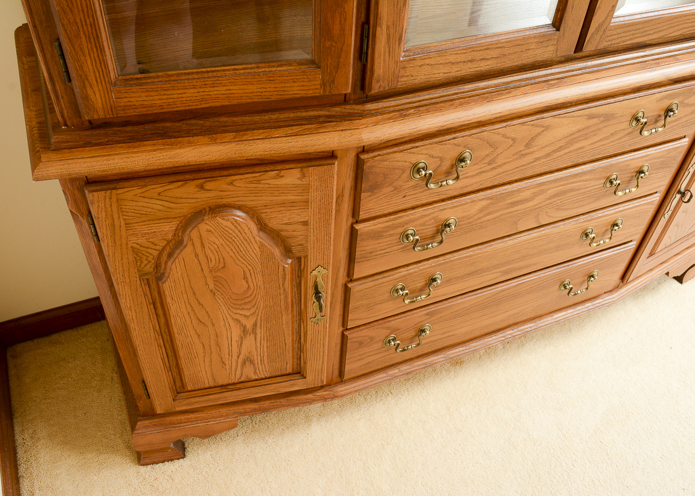 Cochrane Oak Lighted China EBTH