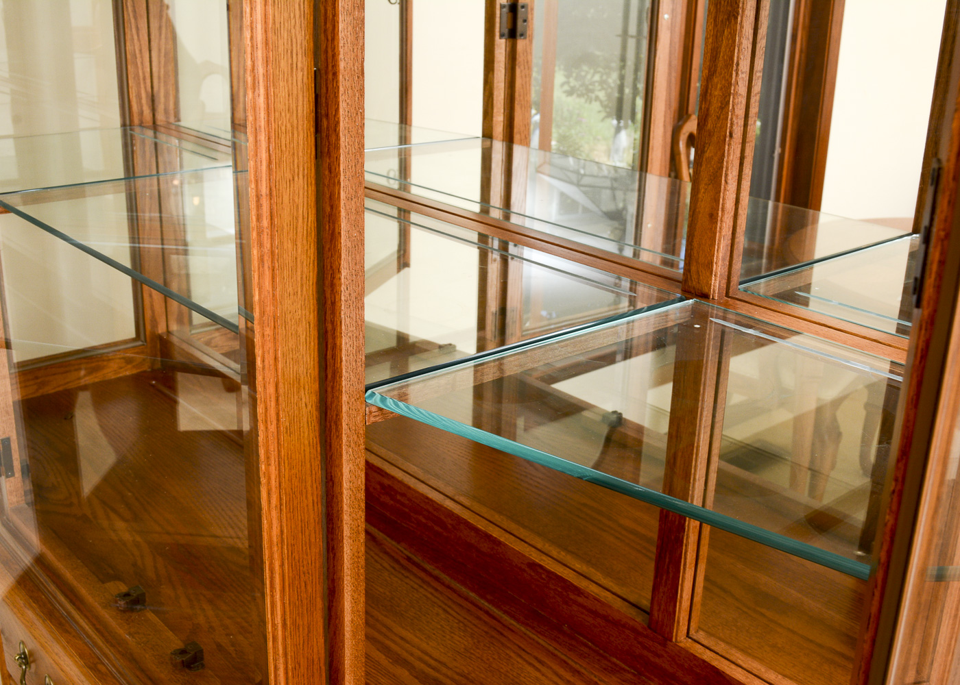 Cochrane Oak Lighted China EBTH