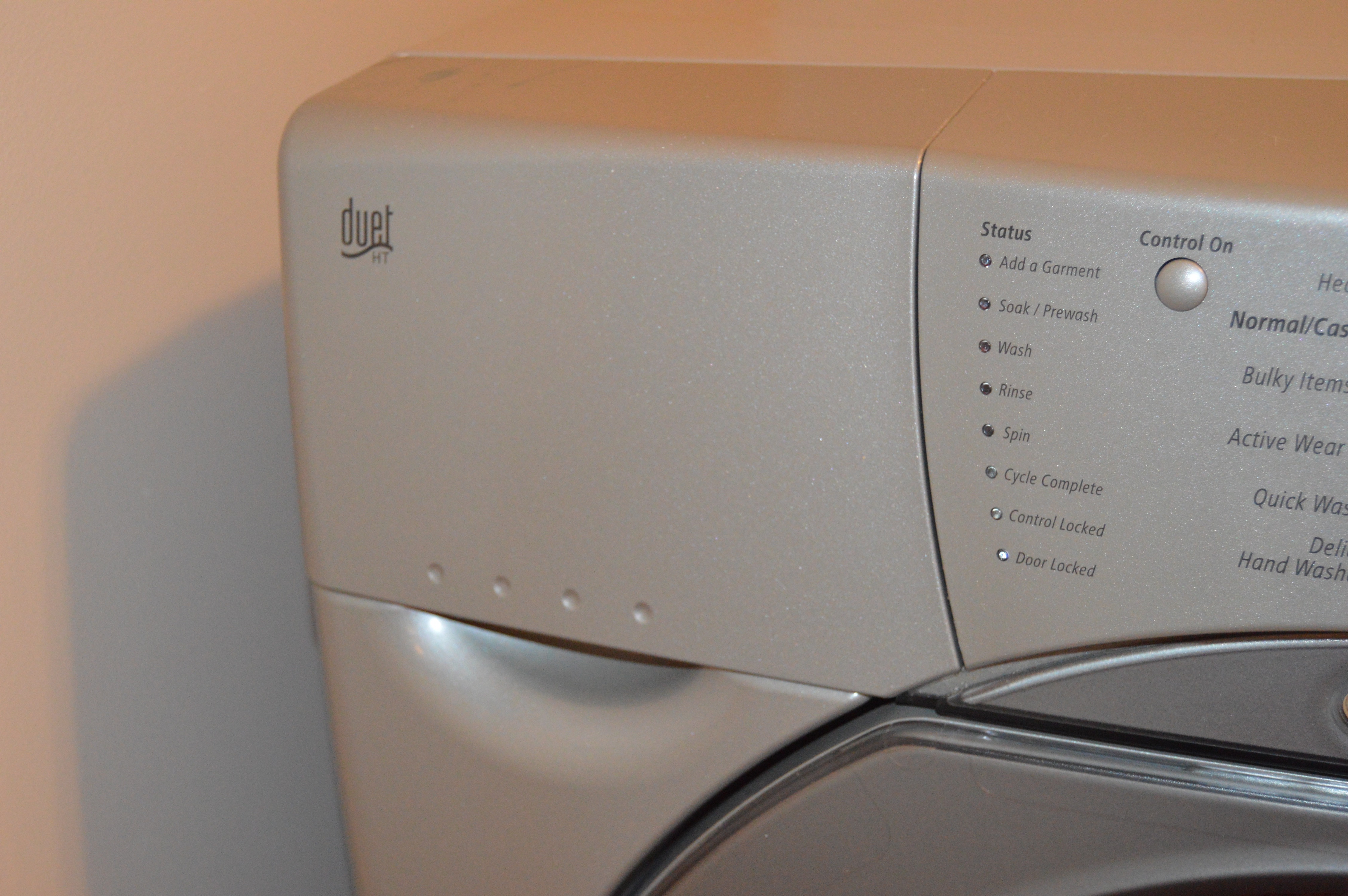 Whirlpool "Duet HT" FrontLoad Washer and Storage Pedestal EBTH