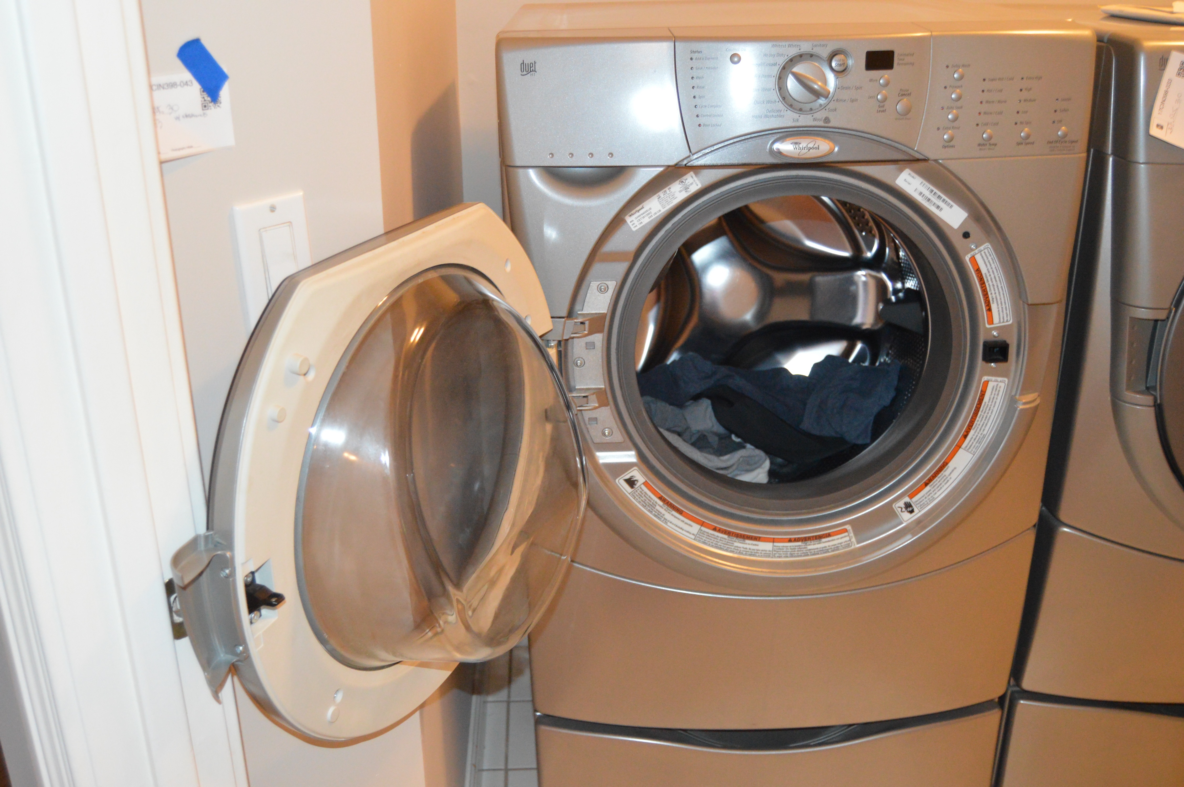 Whirlpool "Duet HT" FrontLoad Washer and Storage Pedestal EBTH