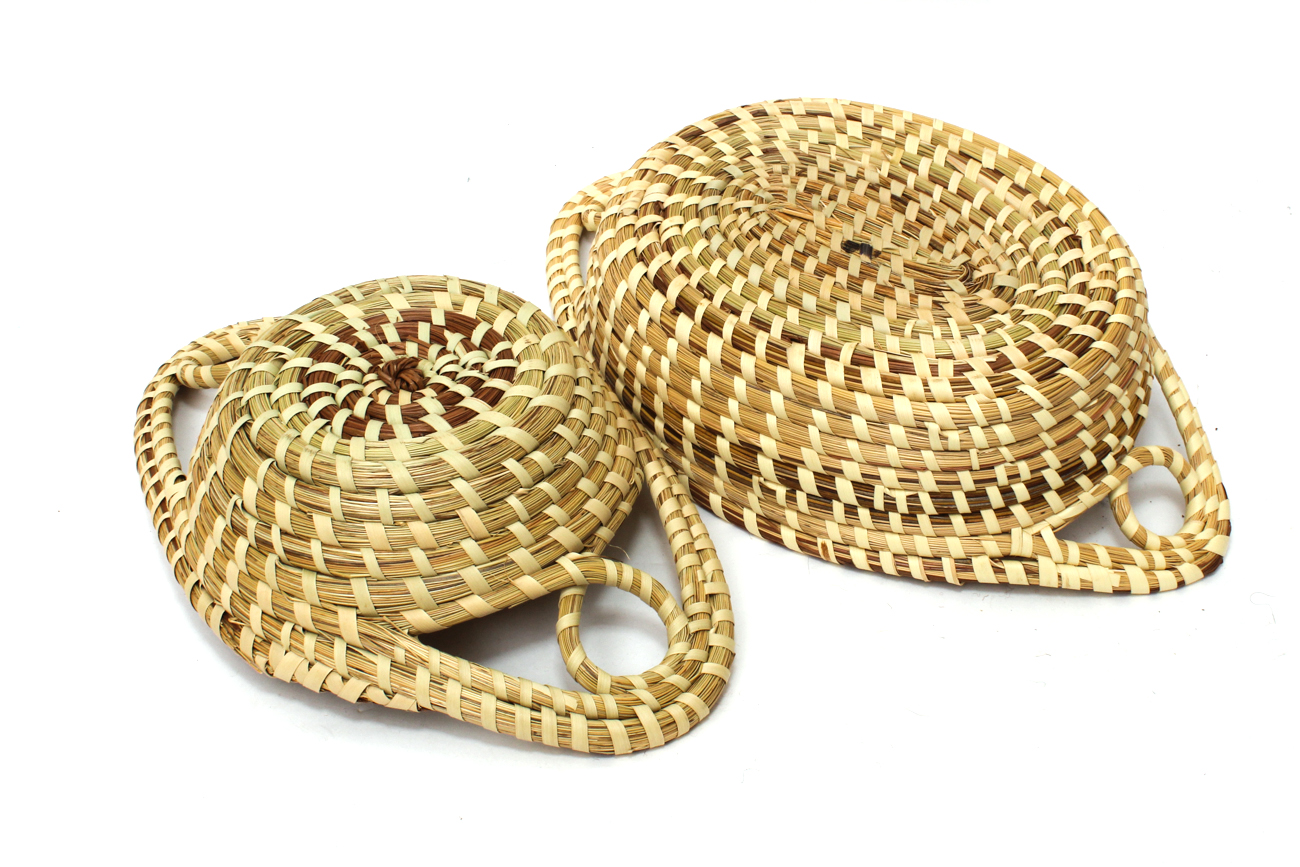 Pair of South Carolina Gullah Sweetgrass Bread Baskets EBTH