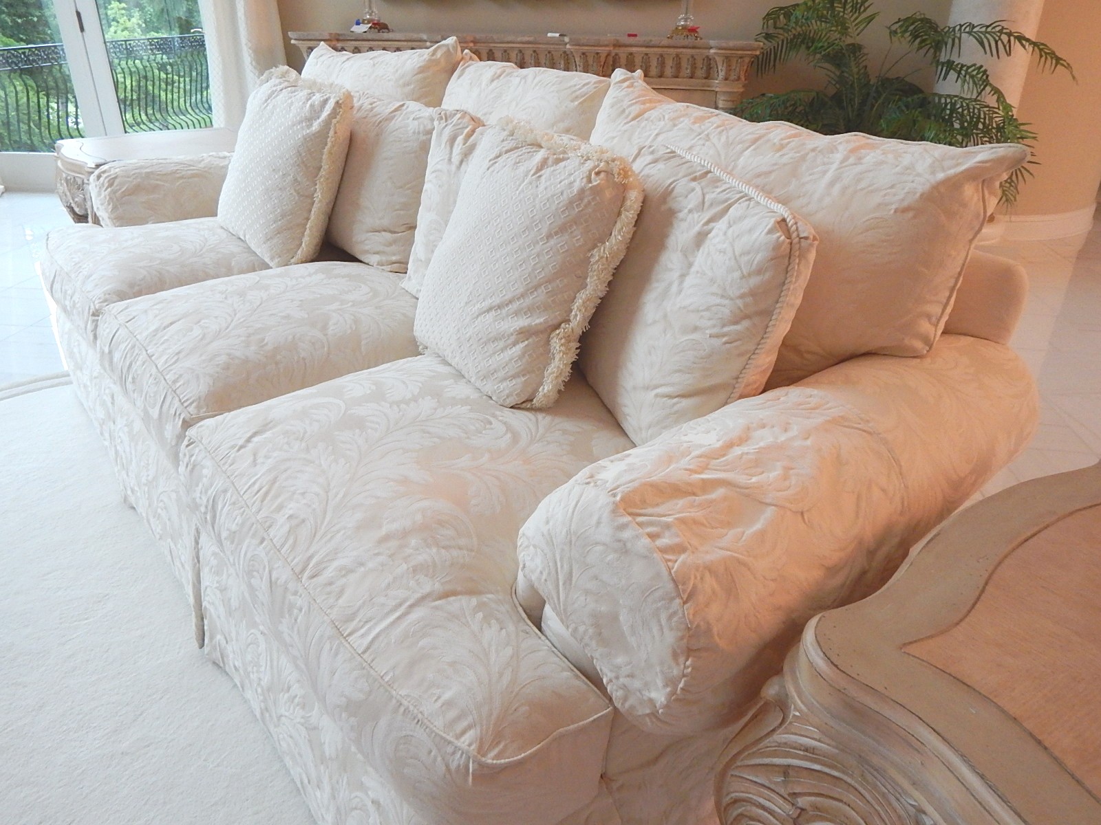 OffWhite Sofa by Thomasville EBTH