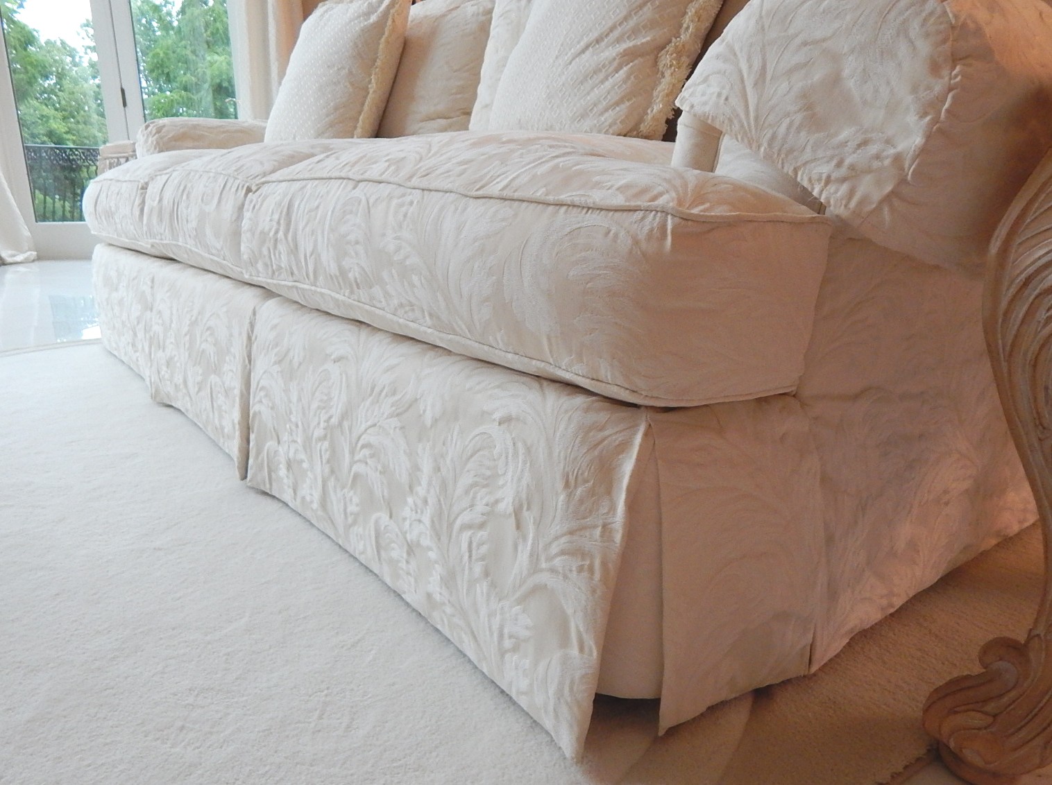 OffWhite Sofa by Thomasville EBTH