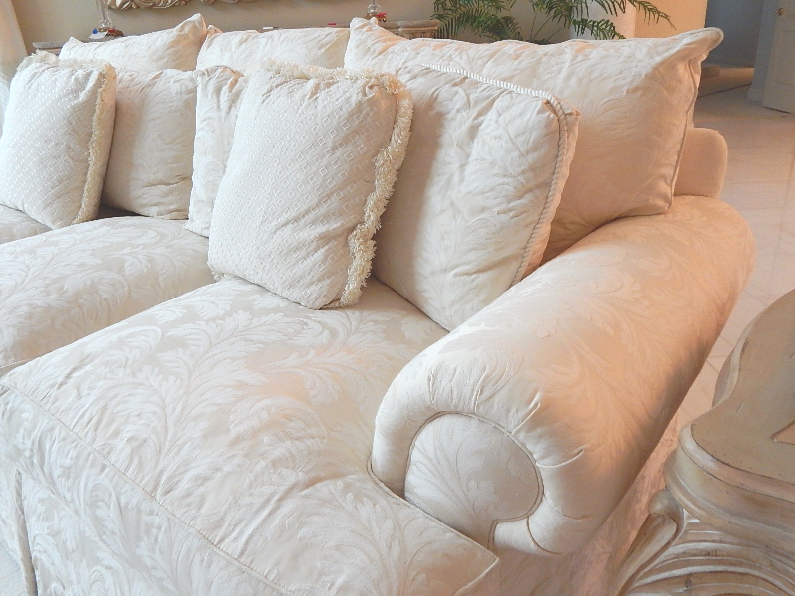OffWhite Sofa by Thomasville EBTH