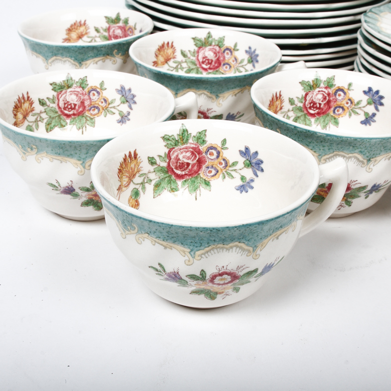 Royal Doulton "Kingswood" China Set EBTH
