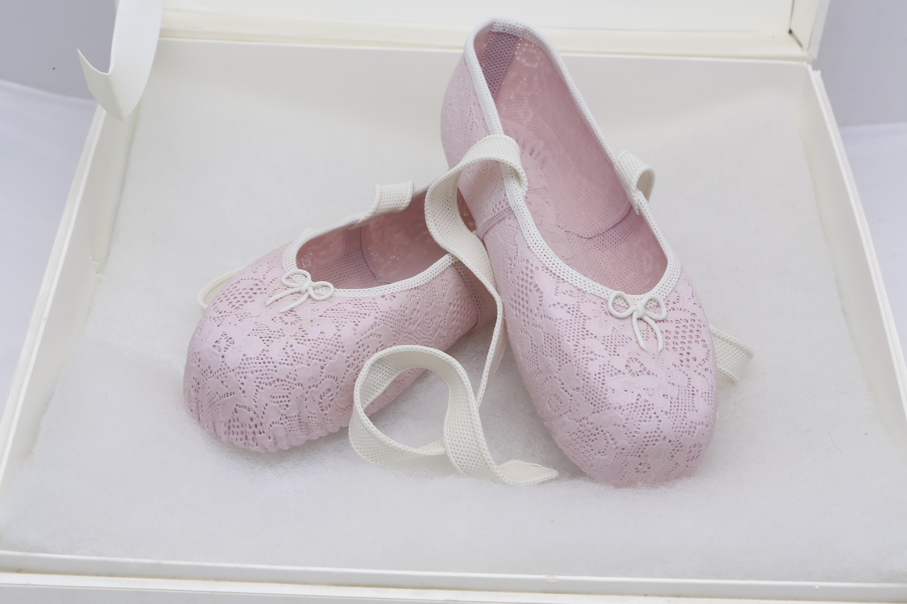 Lladró Caprichos "Pink Ballet Slippers" 11540 EBTH