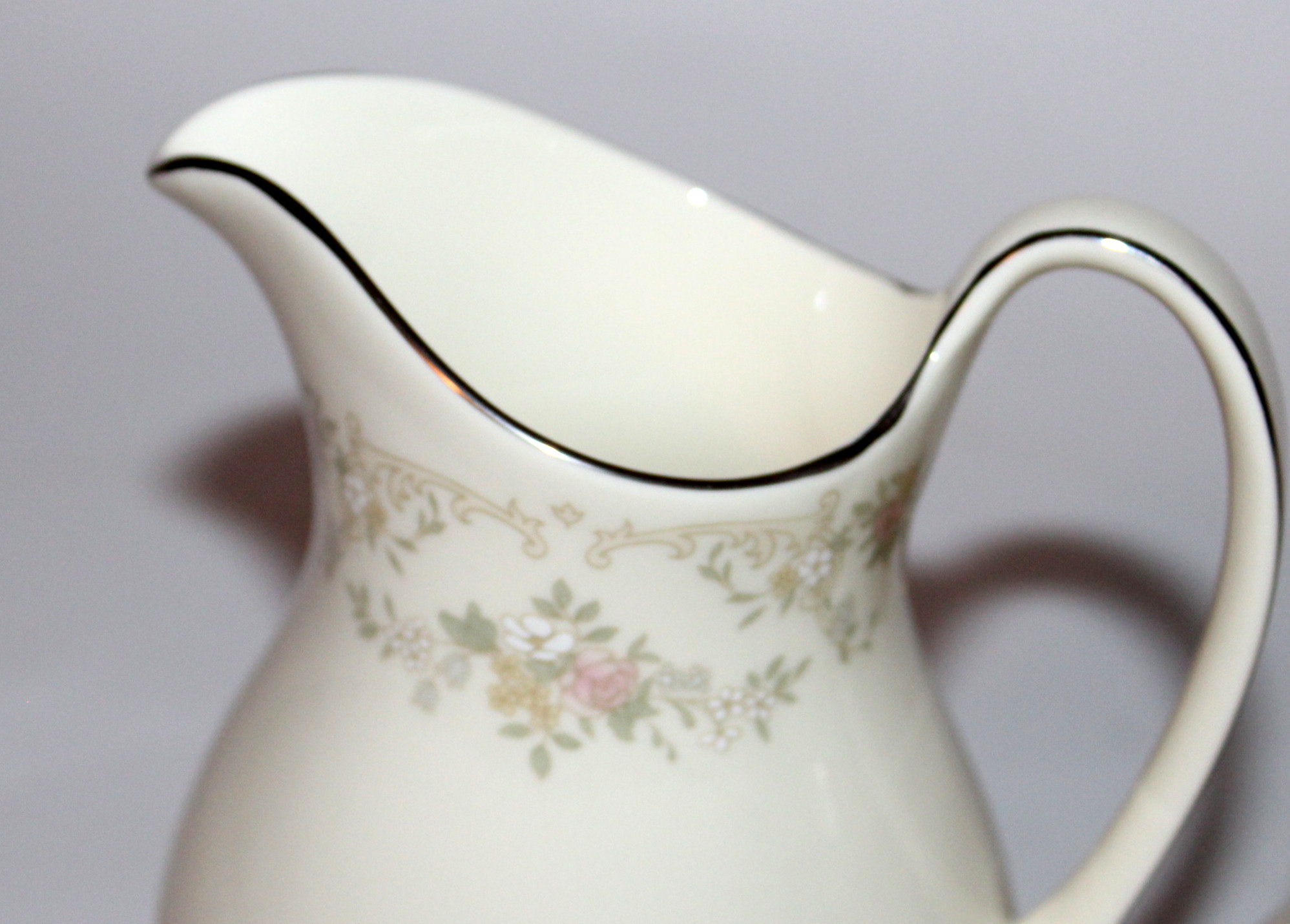 Royal Doulton "Diana" China Service for Twelve EBTH