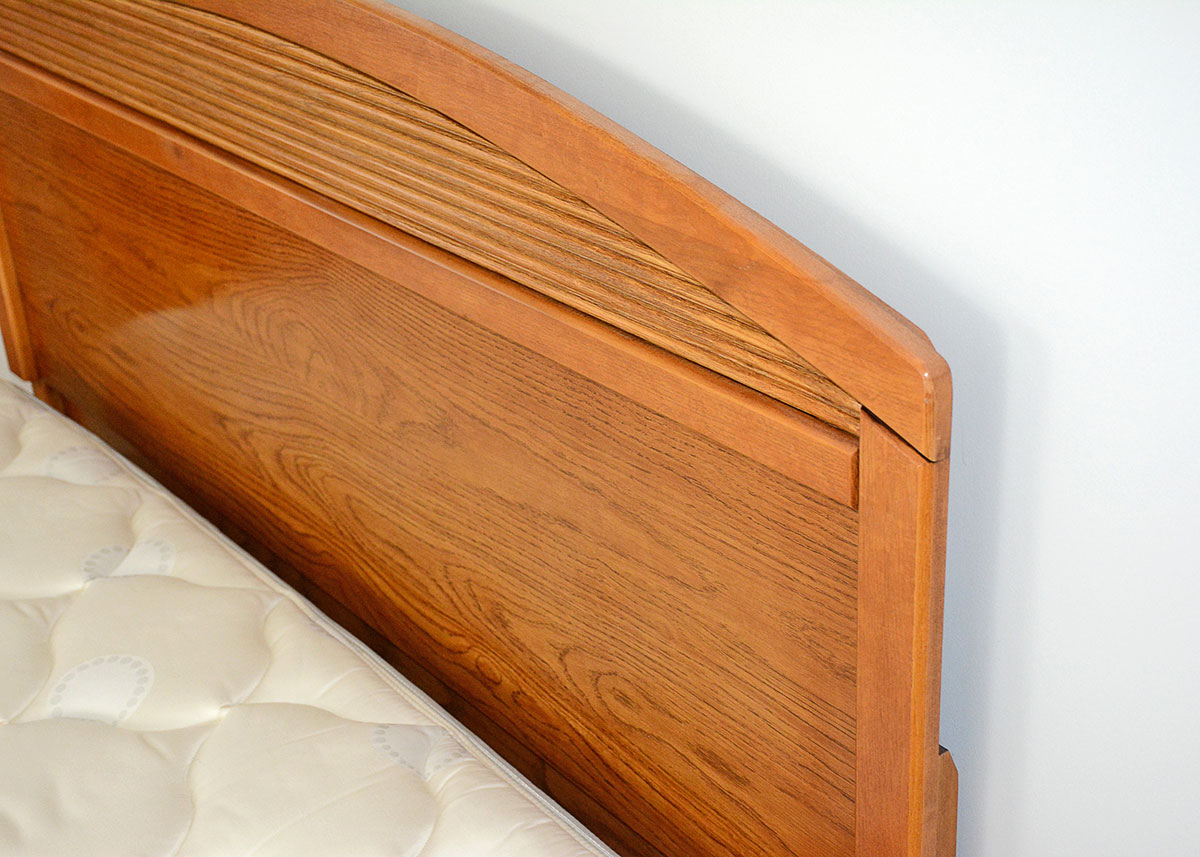Full/Queen Adjustable Oak Headboard by Broyhill EBTH