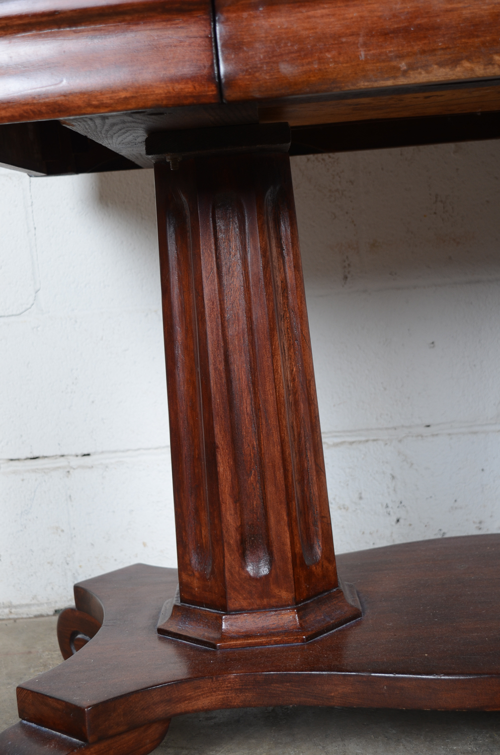 National Pedestal Table | EBTH