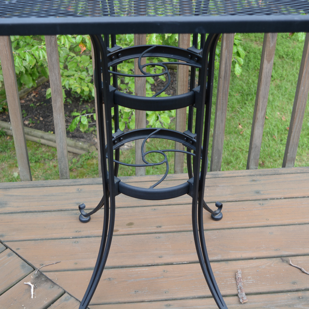 Metal Patio High Top Table and Chairs EBTH