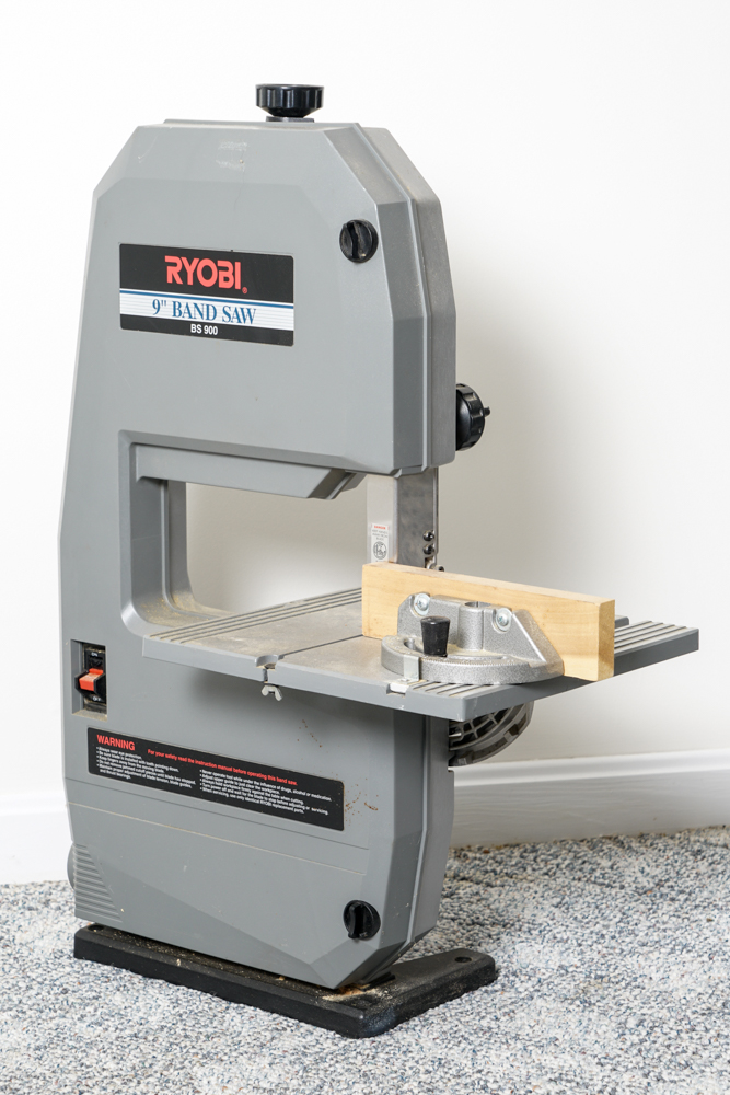 Ryobi BS900 9" Bench Top TwoWheel Bandsaw EBTH