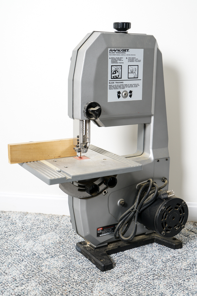 Ryobi BS900 9" Bench Top TwoWheel Bandsaw EBTH