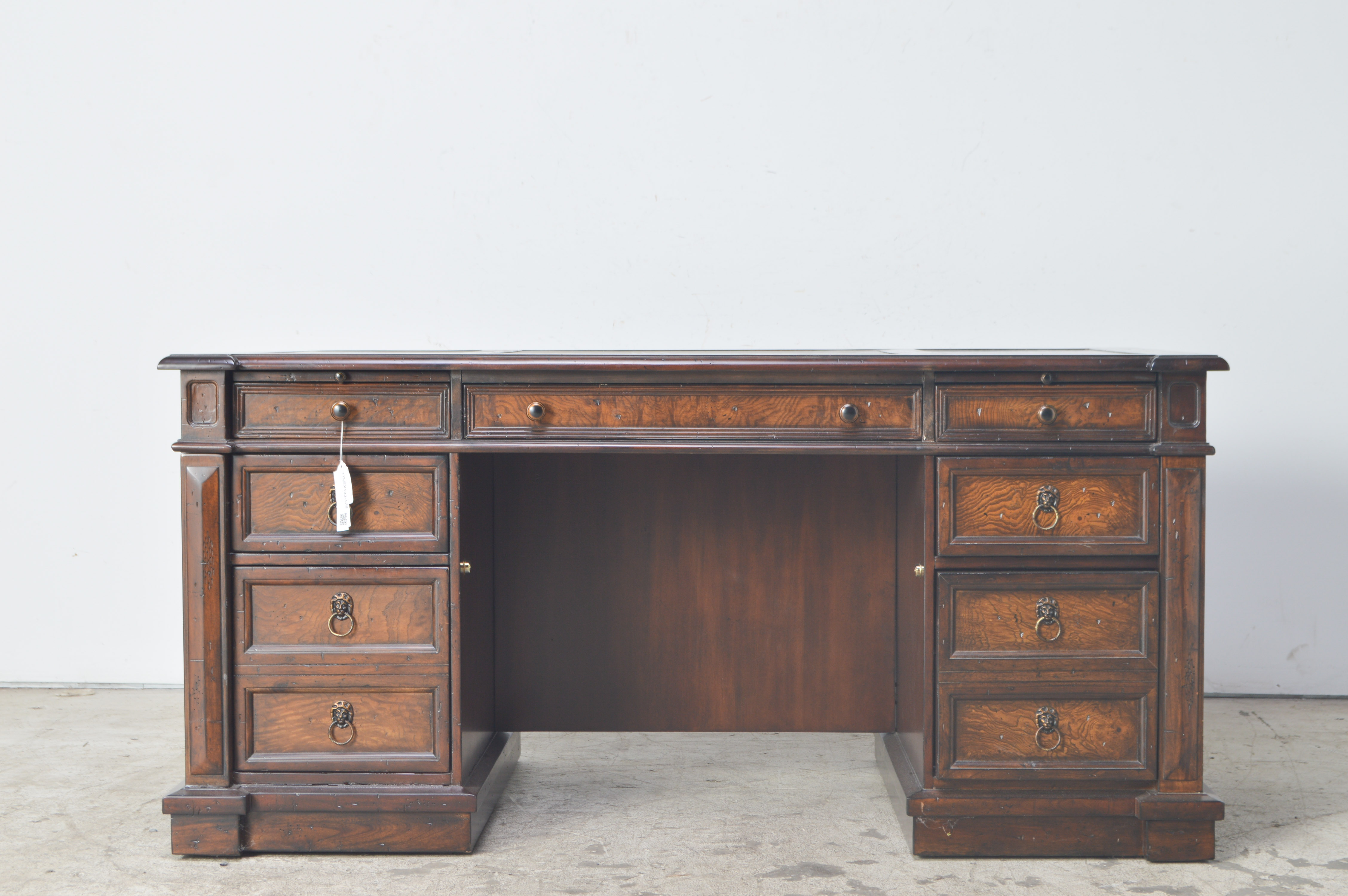 Haverty's Furniture Style Executive Desk EBTH