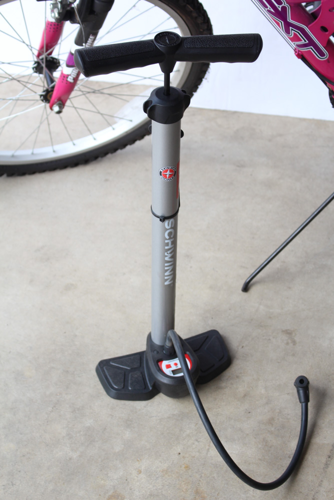 Women's Next Power Climber Mountain Bike with Schwinn Air Pump EBTH