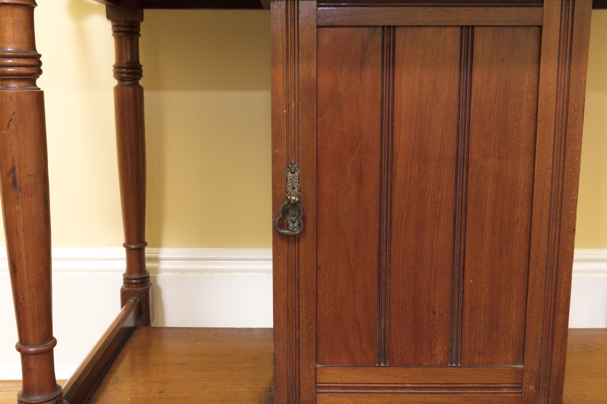 Antique Eastlake Walnut Washstand | EBTH