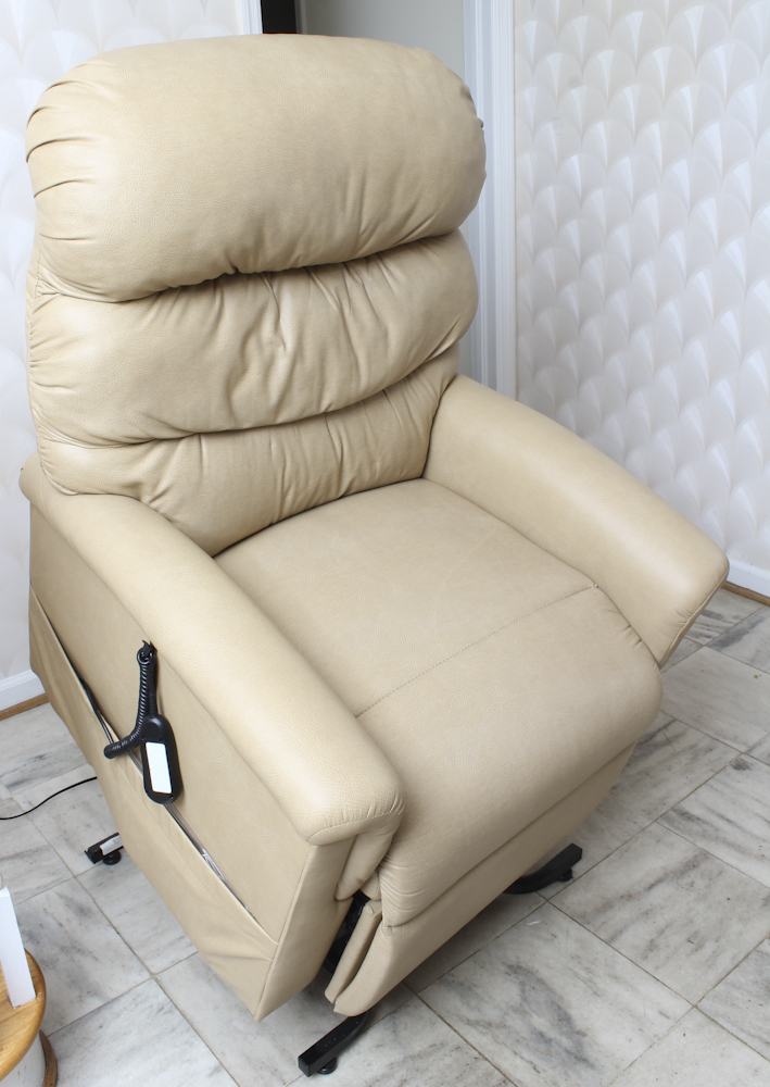 Lift Chair by Ultra Comfort America EBTH