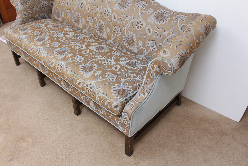 Ethan Allen "Traditional Classics" Camel Back Sofa EBTH