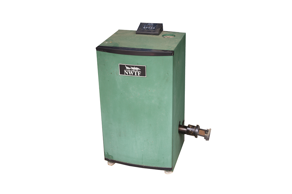 Masterbuilt Cajun Injector Turkey Gold Electric Smokehouse EBTH