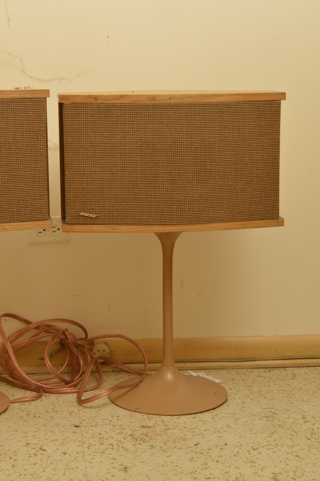 Vintage Bose Speakers on Tulip Stands EBTH