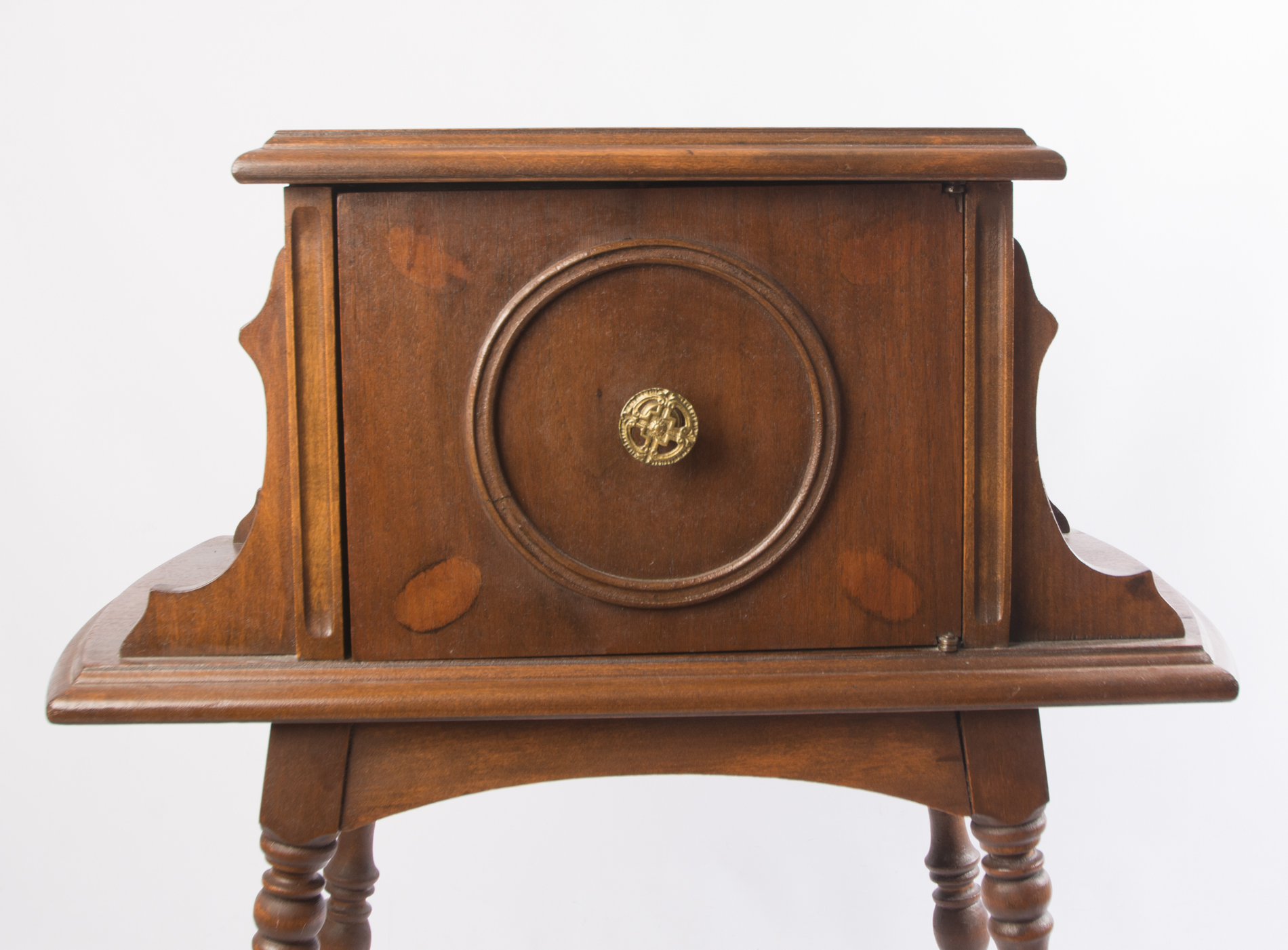 Antique Victorian Copper Lined Humidor on Stand EBTH