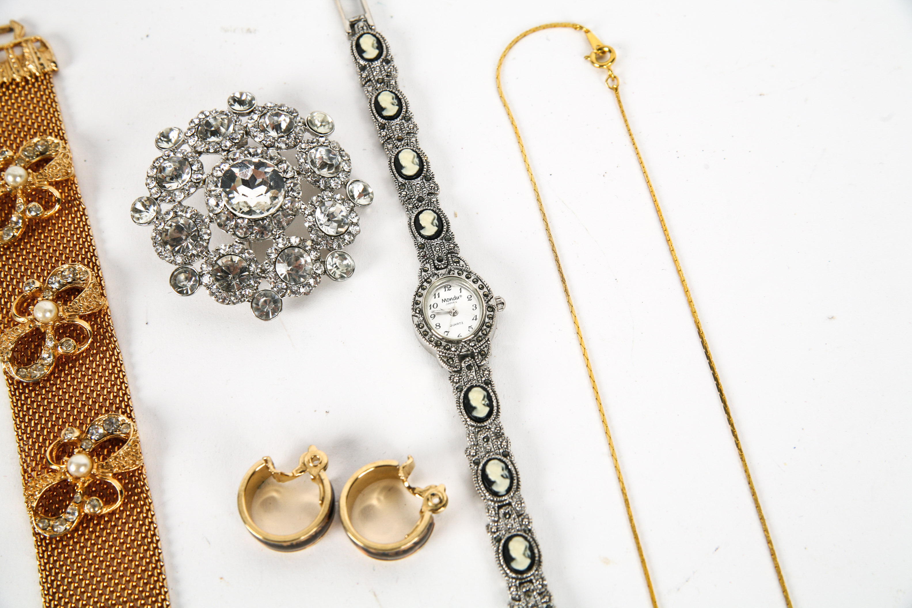 Selection of Vintage and Costume Jewelry EBTH