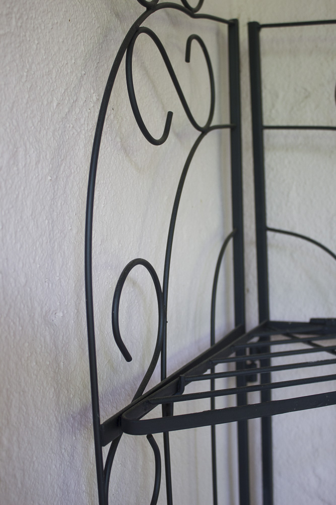 Garden or Patio Corner Shelf EBTH