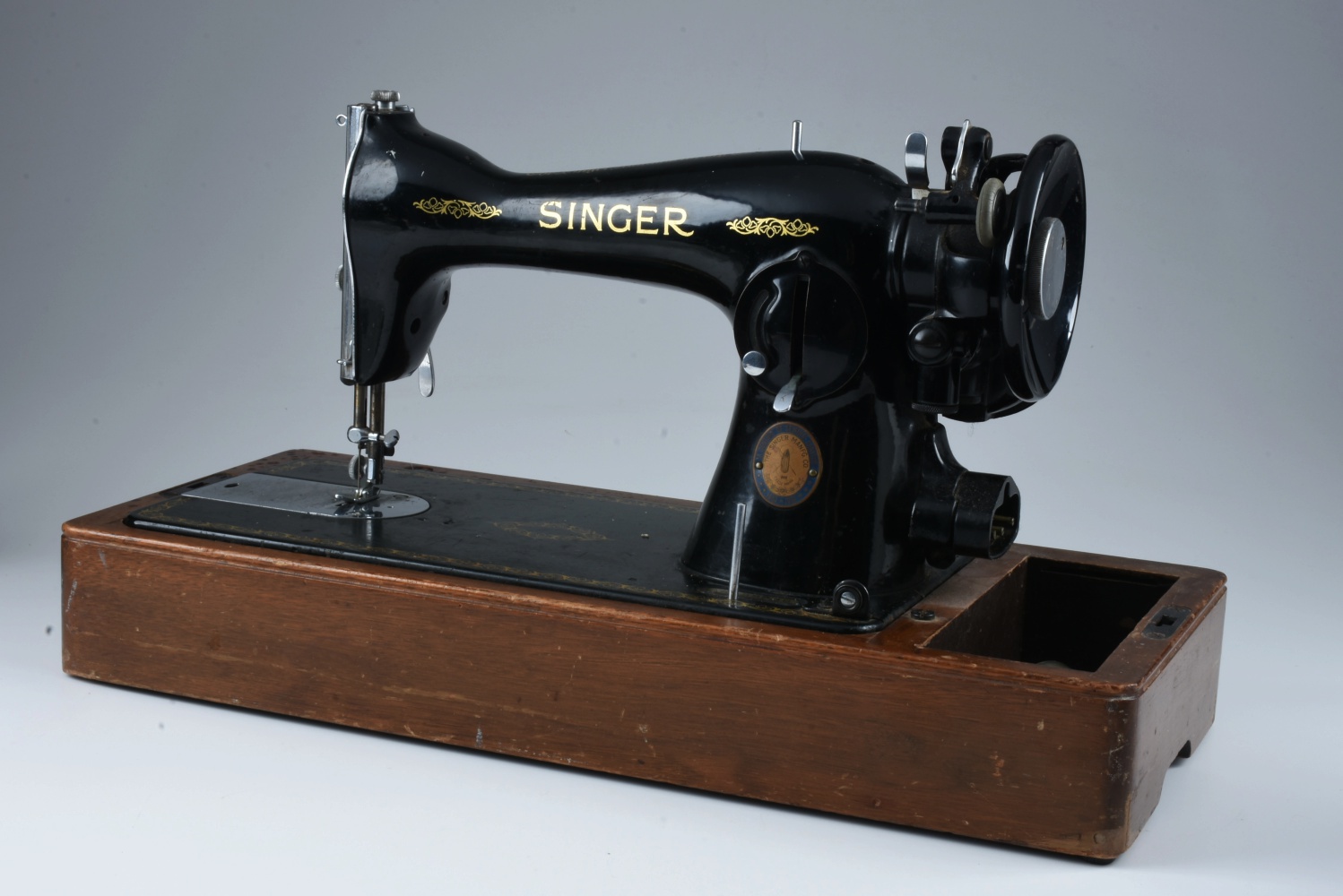1951 Centenary Singer Sewing Machine | EBTH