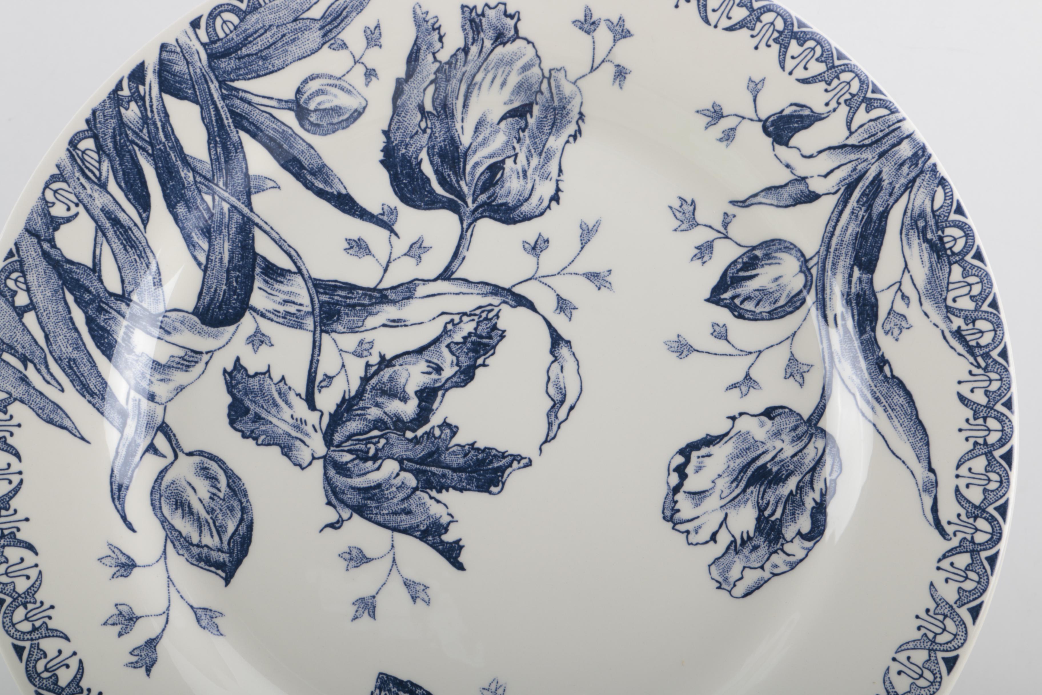 Gien France "Tulipes" Dinner Plates for Smith & Hawken EBTH