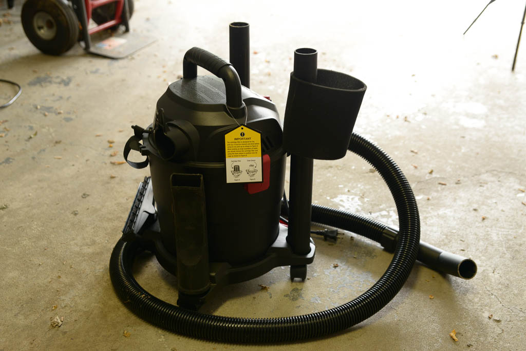 Husky Four Gallon Wet/Dry Vac EBTH