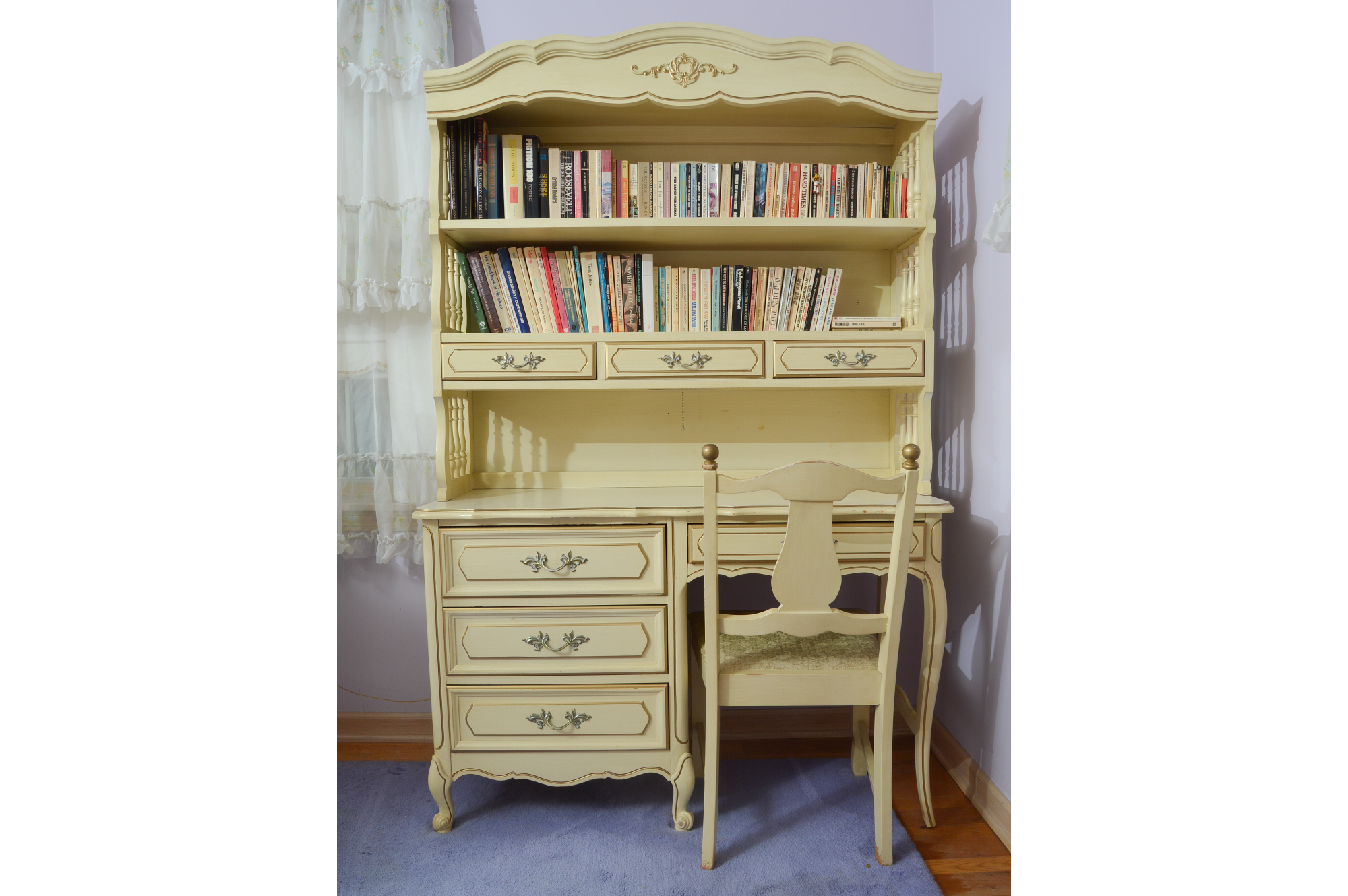 French Provincial Desk with Hutch and Chair : EBTH