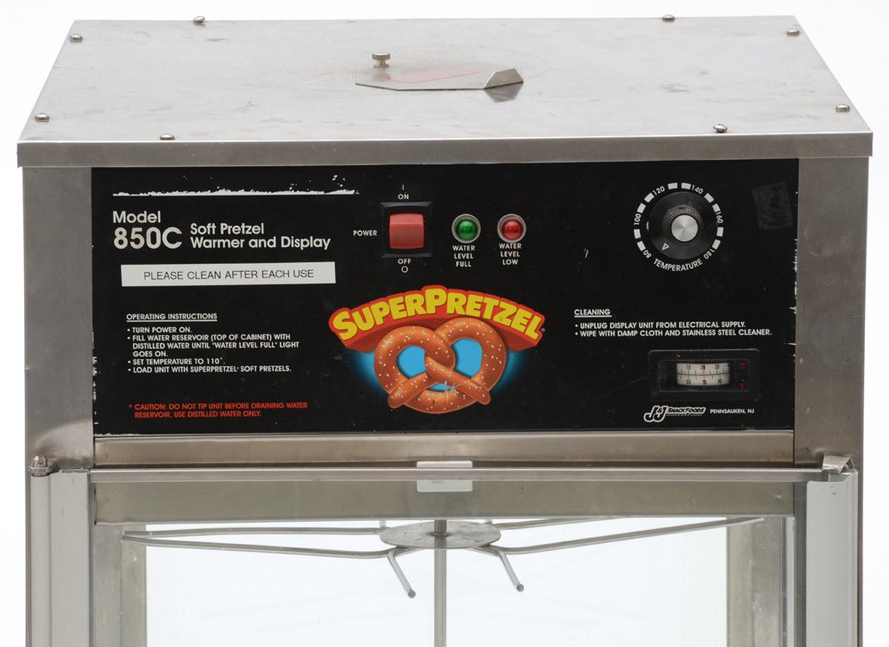 Super Pretzel Soft Pretzel Warmer EBTH