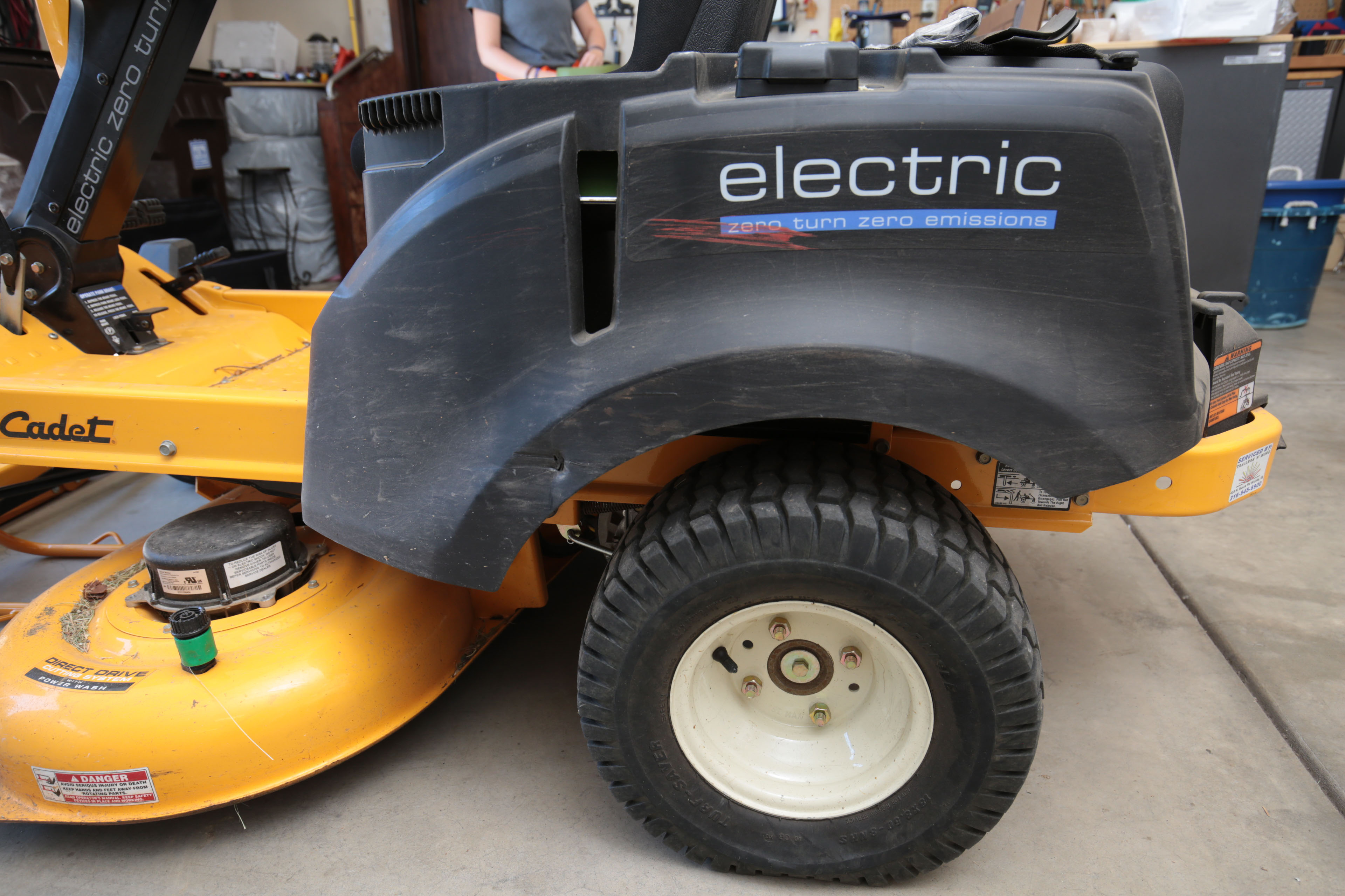 Cub Cadet Electric 42Inch Riding Mower EBTH