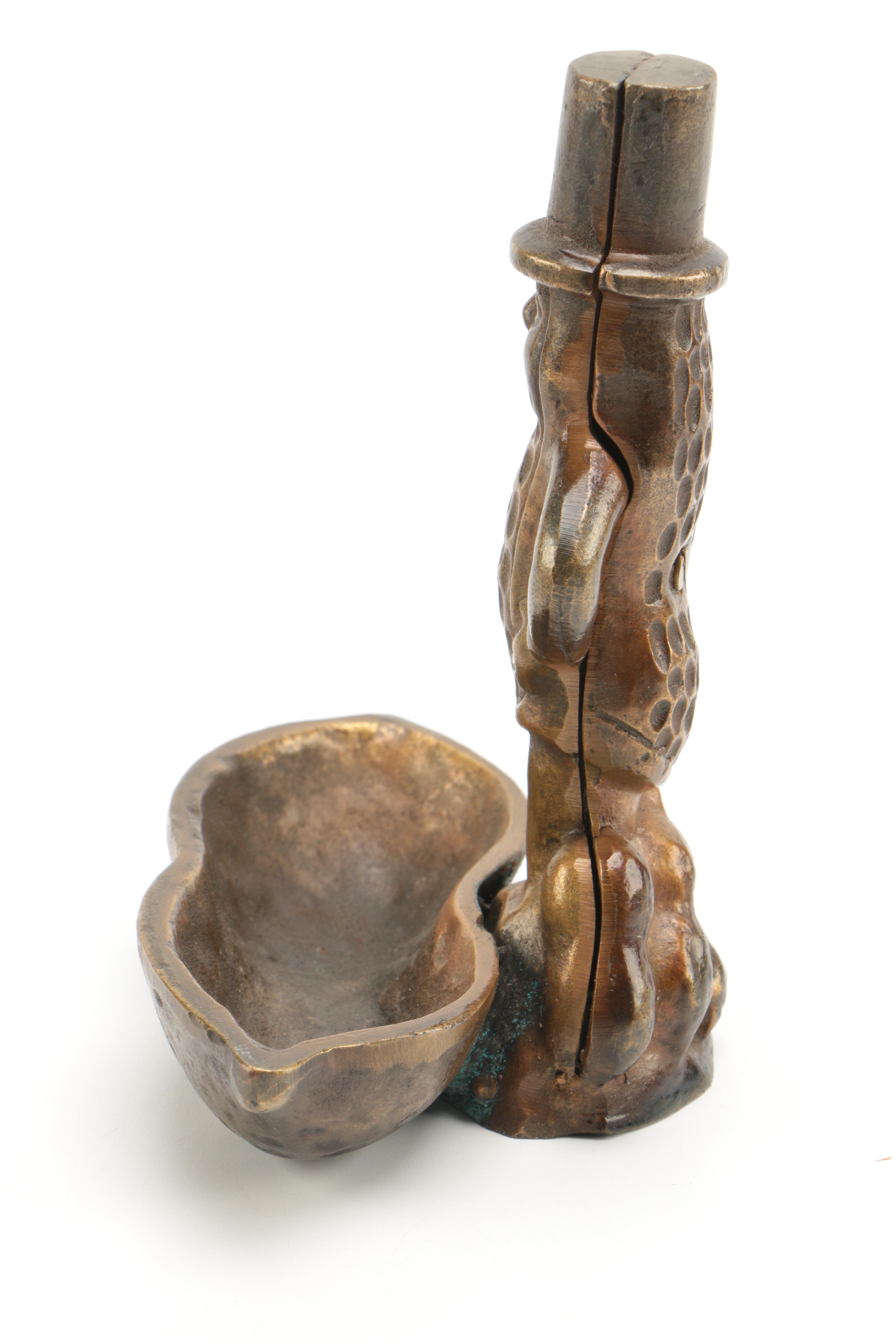 Vintage Peanut Decor Featuring Planter's Peanuts EBTH