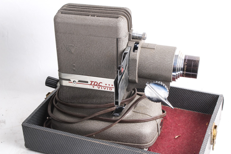 TDC Vivid Slide Projector with Carrying Case EBTH