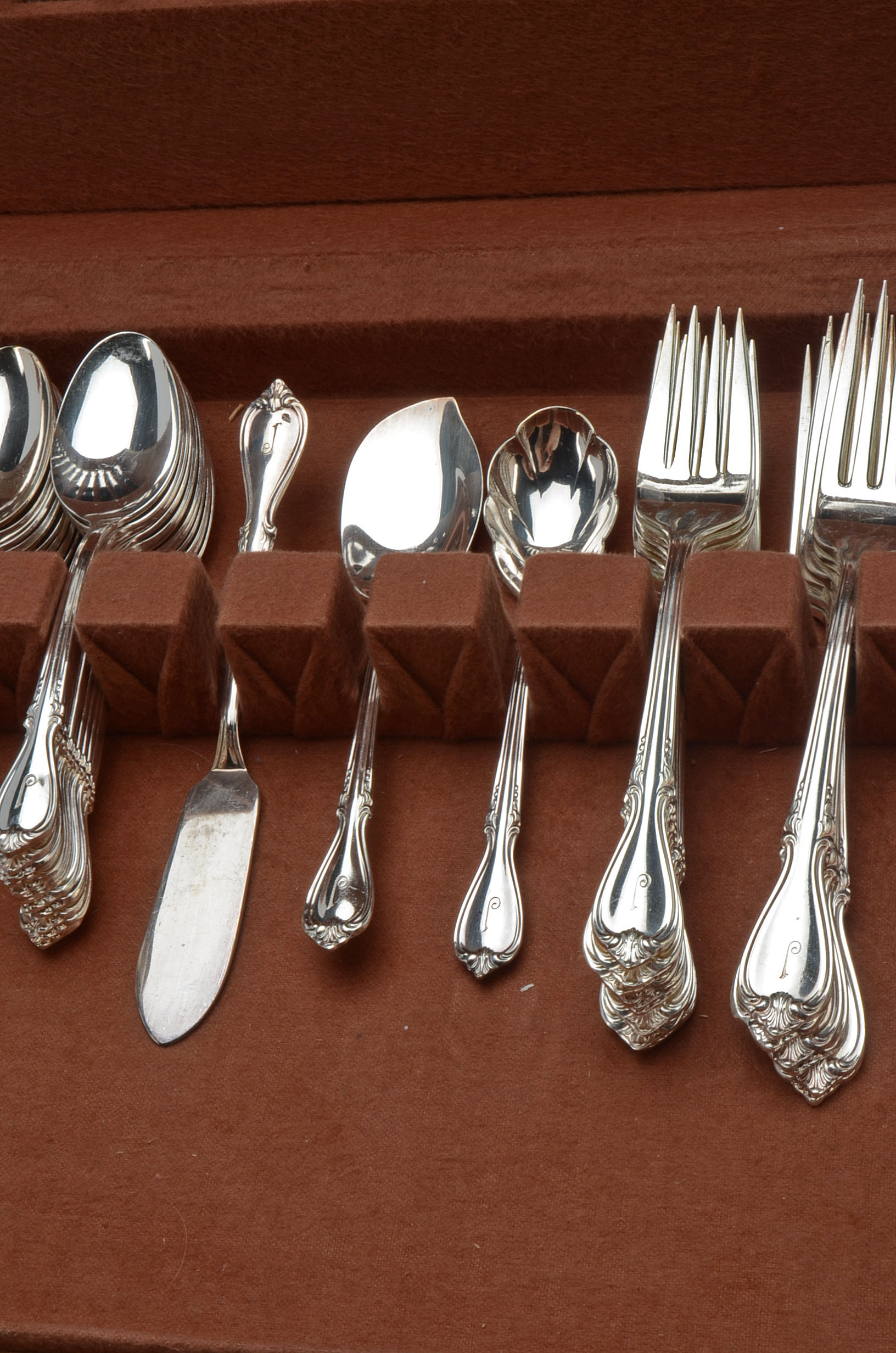 Vintage Wm. Rogers Mfg. Co. Silver Plate "Memory" Flatware Set | EBTH