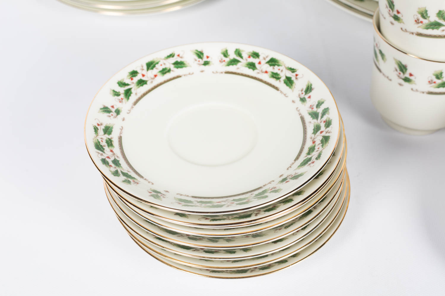 Royal Limited "Holly Holiday" China Set EBTH